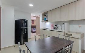 Apartamento 2BR Parqueadero y Piscina 202